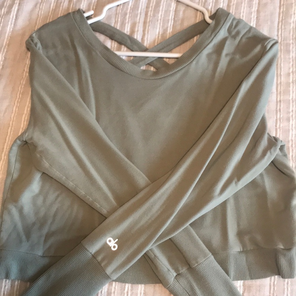 Alo Yoga sweatshirt